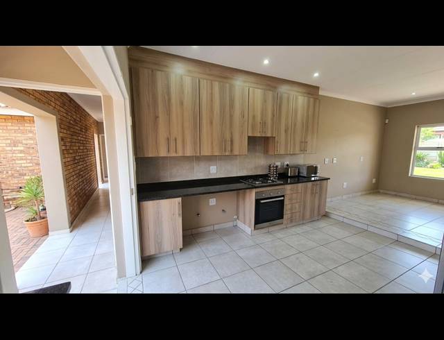 2 BEDROOM TOWNHOUSE RENTED IN RIVERSDALE